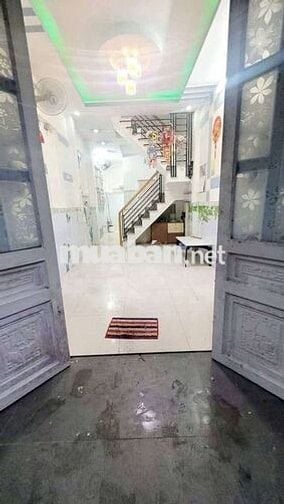 Nhà trệt 2 lầu 3pn 3 vs hẻm xe hơi