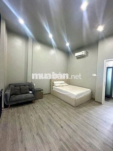 Cho thuê nhà trệt 2 lầu sân thượng mặt tiền đường 30/4