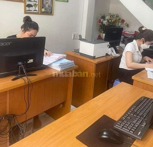 Văn phòng cần tuyển HCNS khu vực Tân Bình. Không cần kinh nghiệm