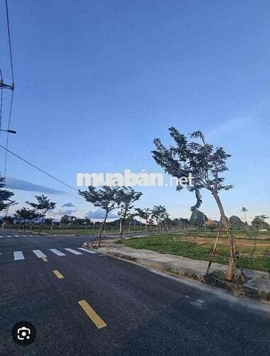 Nhượng lại 3 lô Nam Hoà Xuân sát Minh Mạng- đầm sen