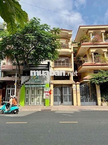 Hàng Phong Thuỷ 1-0-2, MT 86 Chợ Lớn, DT 4x20, KC 3 lầu, Giá 18.5 tỷ