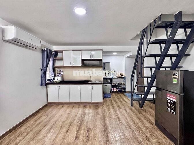 Nhà DUPLEX 2PN - 2WC mới ngay ngã tư Trần Quang Diệu - Lê Văn Sỹ, Q3