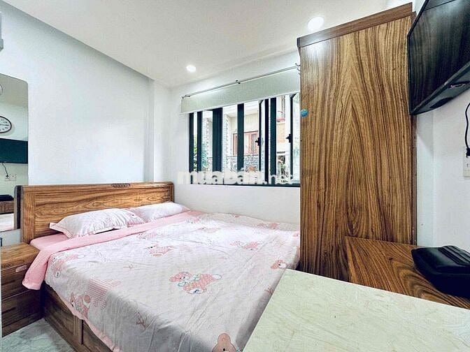 STUDIO CỬA SỔ LỚN THANG MÁY NGAY ĐỐI DIỆN TOÀ NHÀ VIETTEL, VX DÂN CHỦ