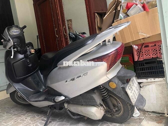 Honda SCR Lead FI chạy bốc