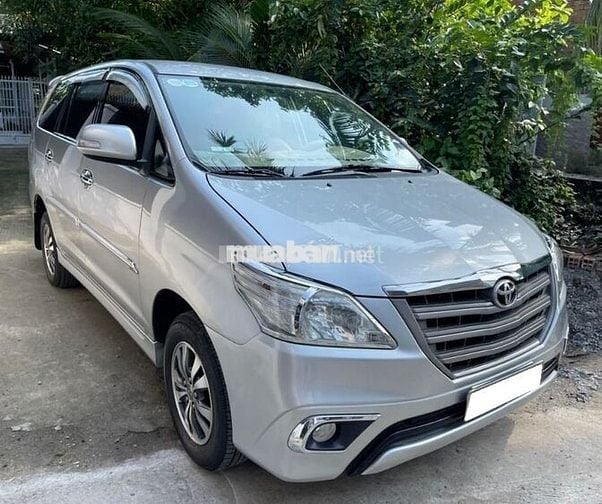 Innova 2015 số sàn màu bạc