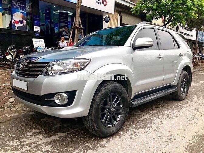 Fortuner 2016 máy dầu số sàn, màu bạc