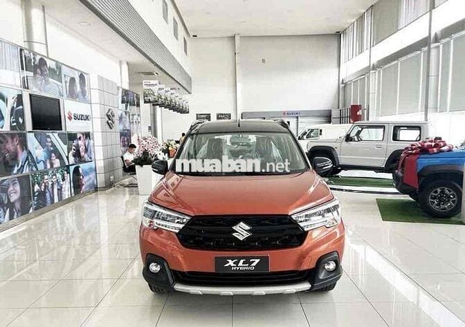 Suzuki XL7 2025 giảm 75tr tiền mặt tặng phụ kiện