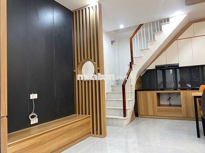 Bán Nhà Bạch Đằng 22M x 4T,MT: 4,3M Giá 5,8 Tỷ.Full nội thất, 30m ô tô