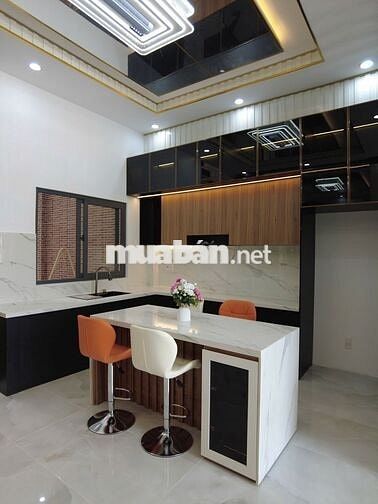 Chính chủ cần bán nhà liền kề biệt thự sân vườn nghệ sĩ Việt Hương