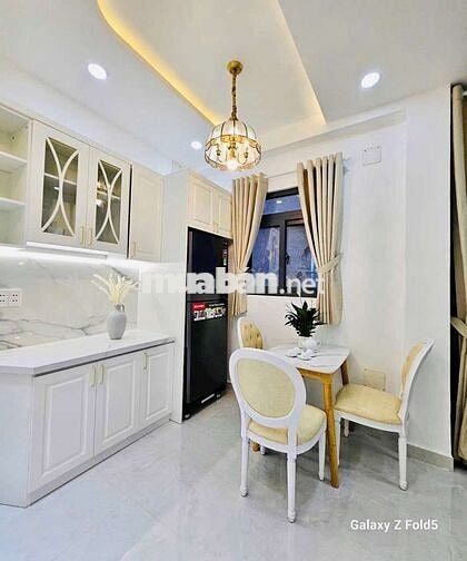 LUNG LINH - HỒ VĂN HUÊ - 3 TẦNG - 3PN - HẺM Ô TÔ