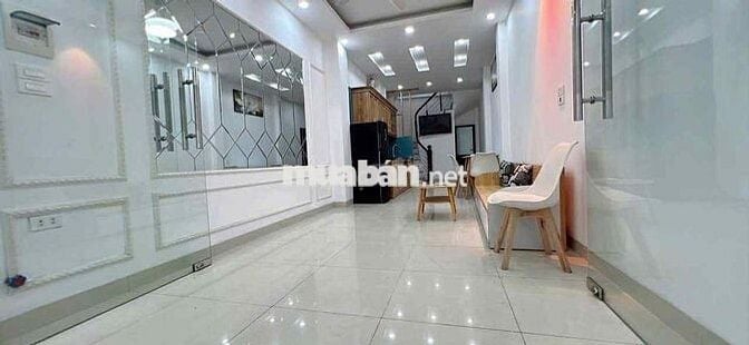NGƯỜI NHÀ NHỜ BÁN  6 TẦNG -35M  GIÁ CHỈ 8,8 TỶ 30M RA PHÔ  QUANG TRUNG