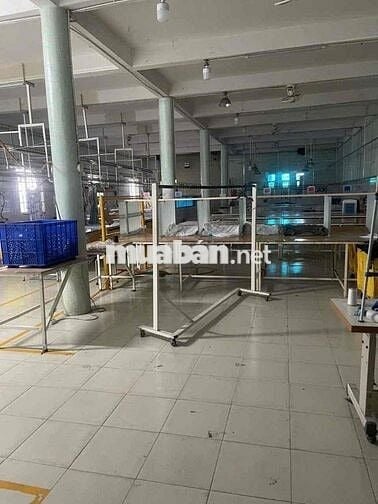 cho thuê kho xưởng 1100m2 đường xe container
