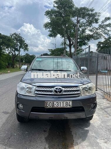 Toyota Fortuner 2010 2.5G - 180000 km
