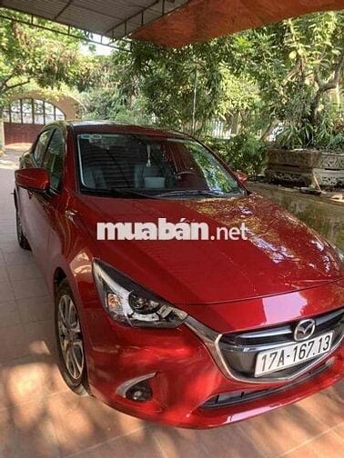 Mazda 2 2019 Premium Sedan - 10000 km