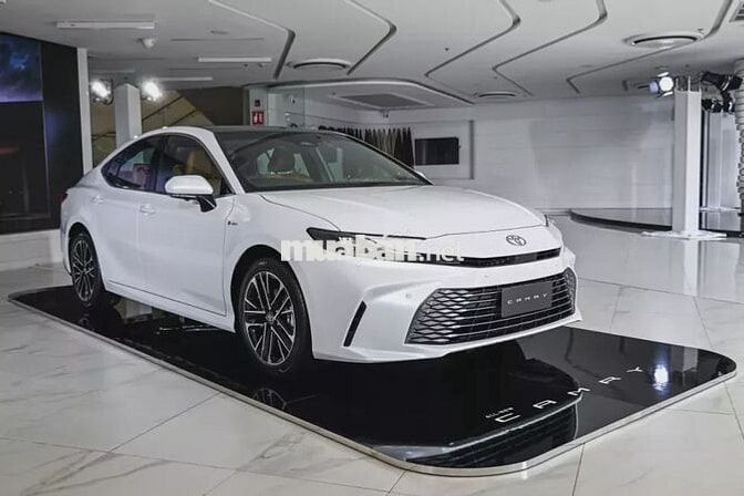 Toyota Camry 2025 2.5 HEV Top - 800 km