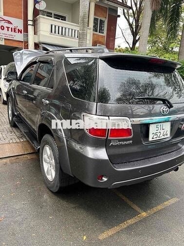 Toyota Fortuner 2010 2.7V - 138000 km