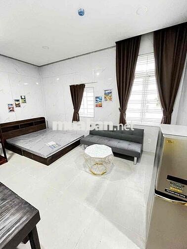 Căn hộ có cửa sổ thoáng đầy đủ nội thất ngay Lê Văn Chí,Ngã tư Thủ Đưc