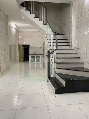 Cho thuê nhà 2 hẻm 3m(BG) Nguyễn Chí Thanh, P.4, Q.11 giá 12tr