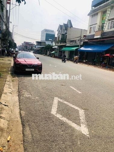 Bán đất D1 visip 1 tặng nhà cấp bốn