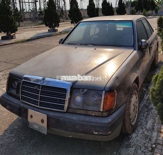 Bán xe Mercedes trưng bày, lấy linh kiện