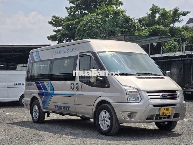 Cần bán xe fordtransit 2018 đưa rước nhân viên