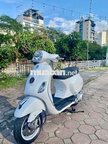 Vespa LX  ie 2011