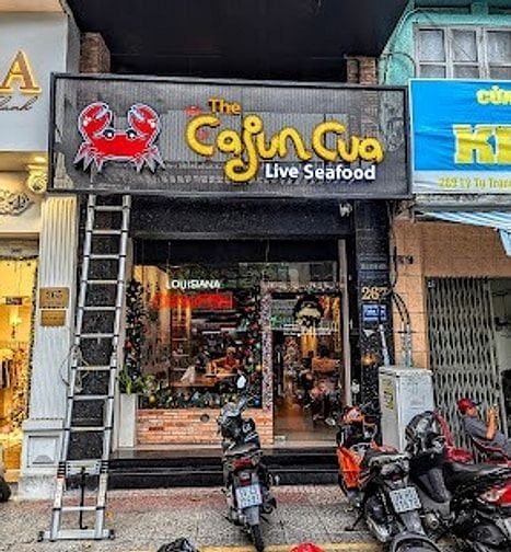 THE CAJUN CUA TUYỂN PHỤ BẾP + PHỤC VỤ