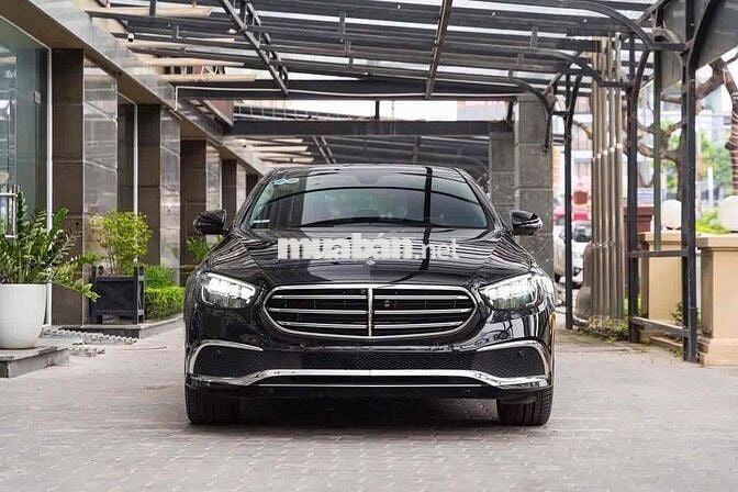 Mercedes Benz E200 Exclusive 2023 - Bank 90%