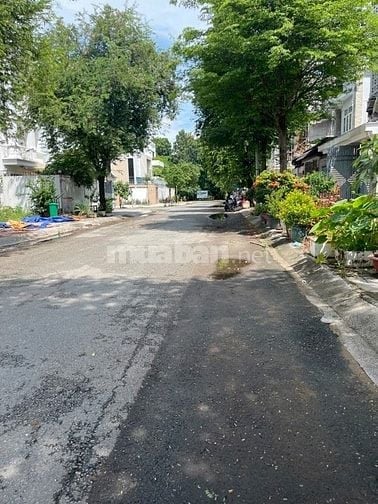 Bán khuôn đất Góc 2MT dt 11x20m Đông Thủ Thiêm Q2 gần Global City 