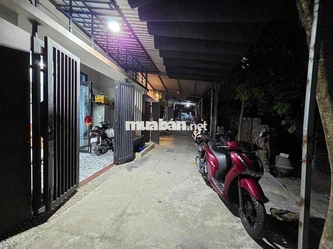 nhà cấp 4 đường ô tô thông gần ngã tư Mai Đăng Chơn và Lưu Quang Vũ