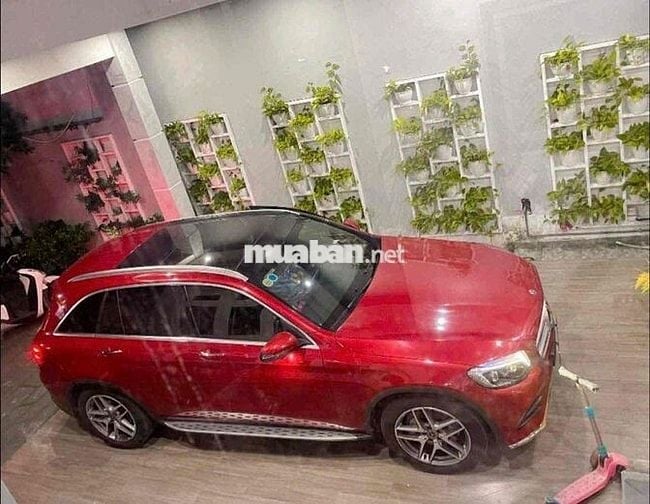Mercedes Benz GLC Class 2017 300 - 80 km
