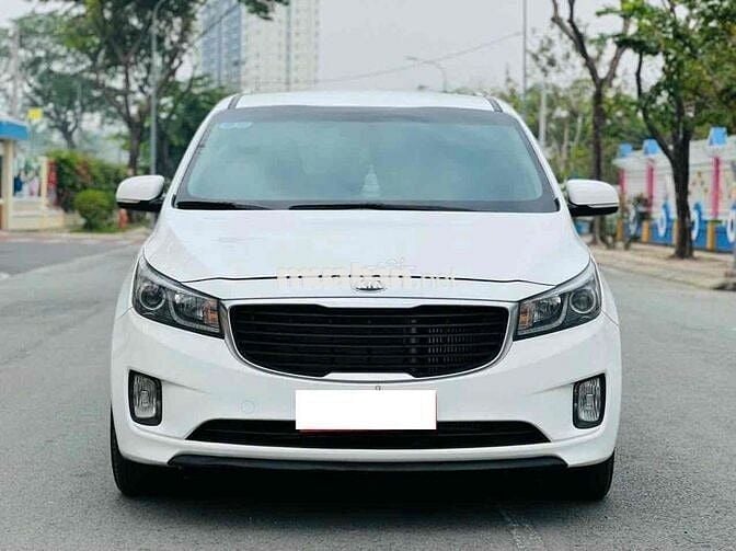 Kia Sedona 2016 2.2 DAT - 90000 km