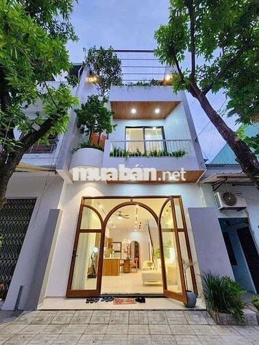Bán nhà 3 tầng full nội thất mặt tiền hoà minh cách biển 500m giá 6tyx