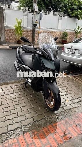 Xmax 300 2023