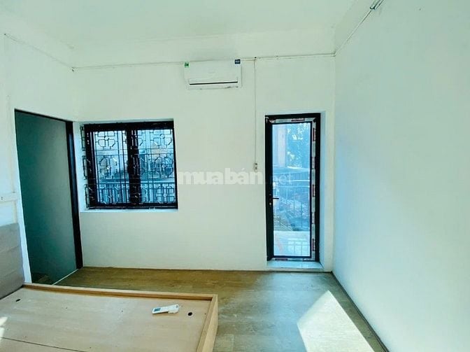 Cho thuê căn nhà 2 tầng lửng DT 60 m2, phố Trần Hưng Đạo 
