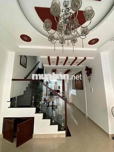 Cho thuê nhà hẻm xe hơi 244 Huỳnh Văn Bánh, dt: 4x18m 2L 4p 3wc giá 17