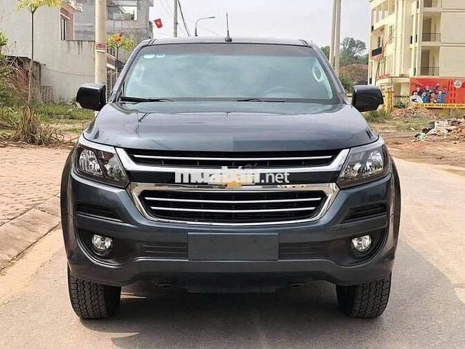 Bán Chevrolet Colorado 2017 máy dầu, số sàn.