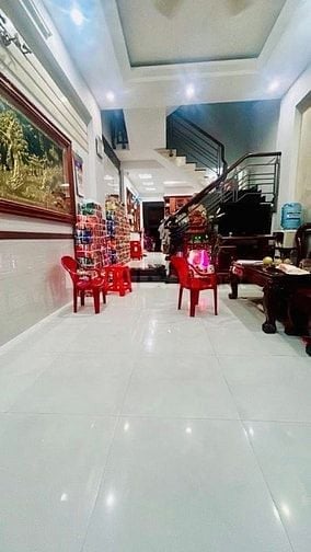 💥Bán gấp nhà Nguyễn Khuyến bên Thủ Đức , vừa ở vừa kinh doanh đều ok 