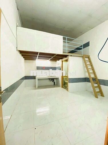 Cho thuê trọ 1tr7.  Lộ 20m.Siêu thị Go. Pk. Bếp. Gác. Wc