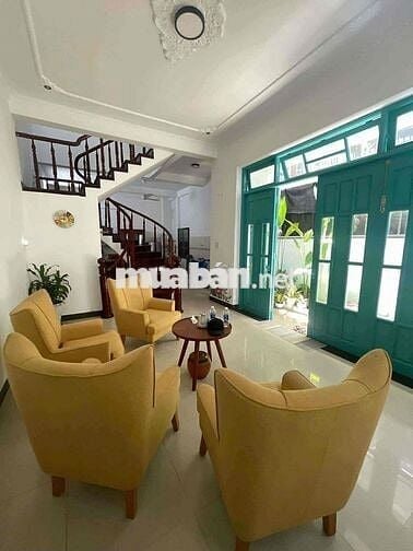Cho thuê nhà 2 tầng Nguyễn Trường Tộ gần Nguyễn Văn Linh sạch sẽ