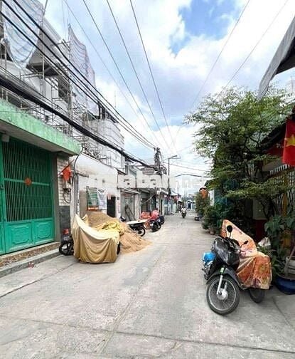 Bình Tân - Bán nhà 2 tầng 60m2 đường liên khu 10-11 giá 5tỷ2
