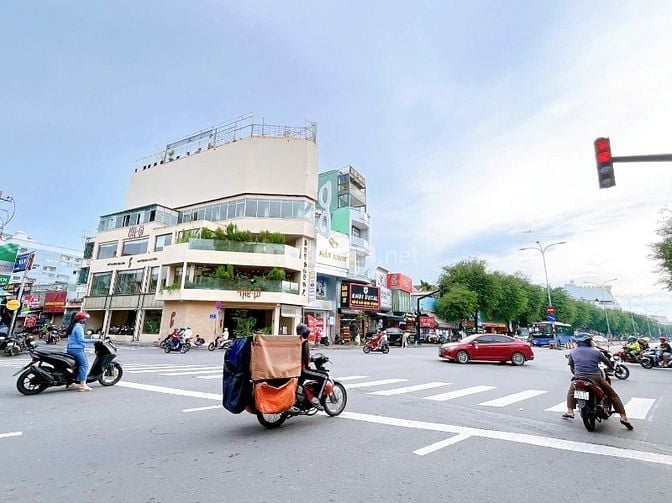 Ngay Ngã Tư - MTKD Vị Trí Siêu VIP Lê Trọng Tấn, Q.Tân Phú. HĐ 30Tr/Th