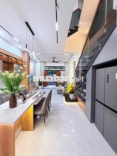Nhà đẹp 3 tầng- Đường nhựa 8m, ô tô đậu trước cửa -Ngô Sỹ Liên