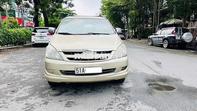 Toyota Innova 2006 G xe gia đình chạy  chất xe zil