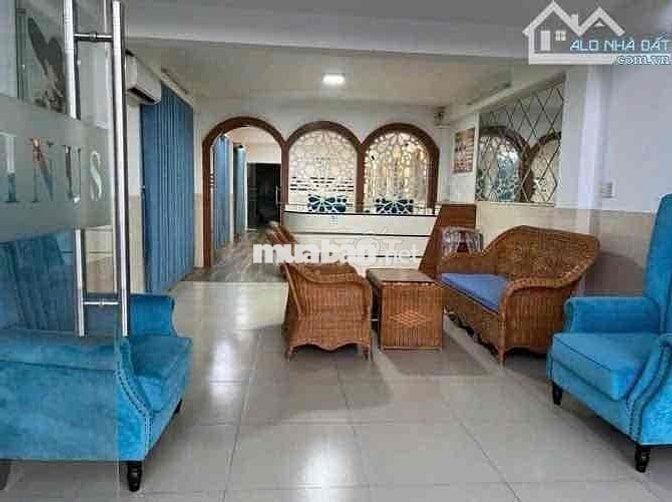 MẶT TIỀN PHẠM VĂN ĐỒNG – NHÀ ĐẸP , CÓ THANG MÁY, VỊ TRÍ VÀNG - BT