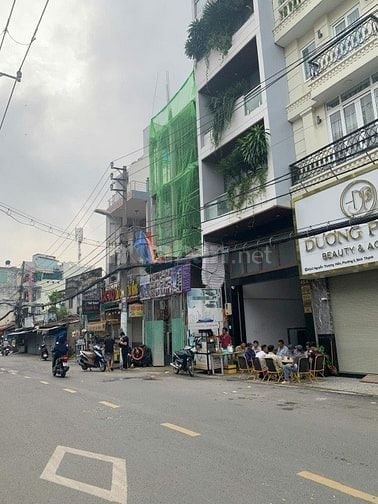 Tòa nhà MT Nguyễn Thượng Hiền. DT 4.5x20m sát Lê Quang Định