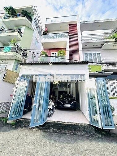 CHÍNH CHỦ CẦN BÁN GẤP CĂN NHÀ 65m2, 1 trệt 2 lầu, SỔ HỒNG RIÊNG, HXH