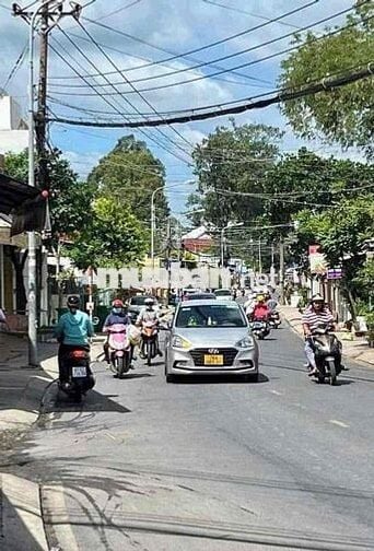 Bán rẻ Nhà mặt tiền Buôn bán giáp Lái Thiêu 5x30m