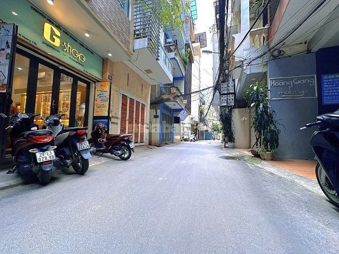Bán nhà phố Hoàng Cầu, Đống Đa 54m, 5 tầng, mt 5m. Giá: 16.9 tỷ.
