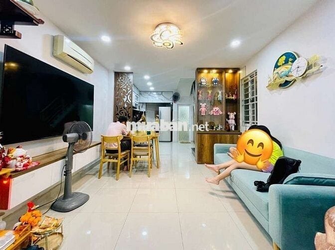NHÀ MẶT TIỀN - 4 TẦNG - 4M - 9M - NGUYỄN TRỌNG TUYỂN